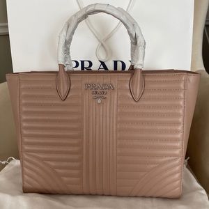 NEW - Prada convertible Diagramme quilted tote